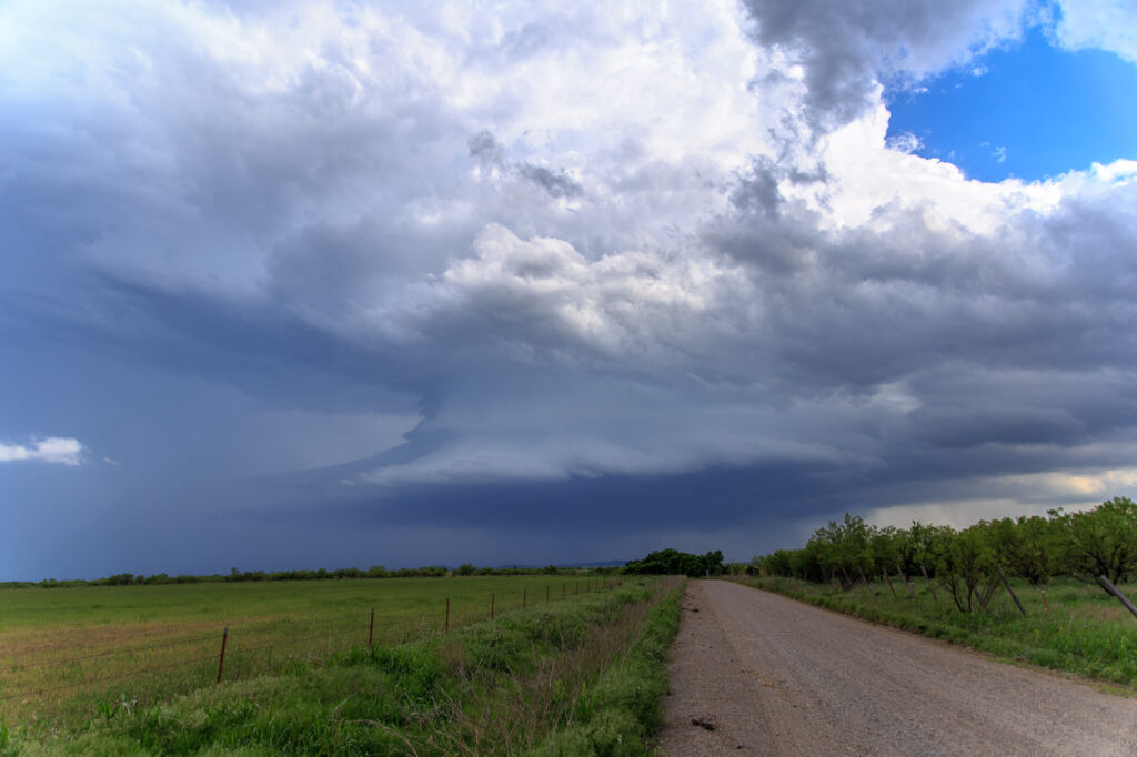 Left split supercell structure near Mountain View