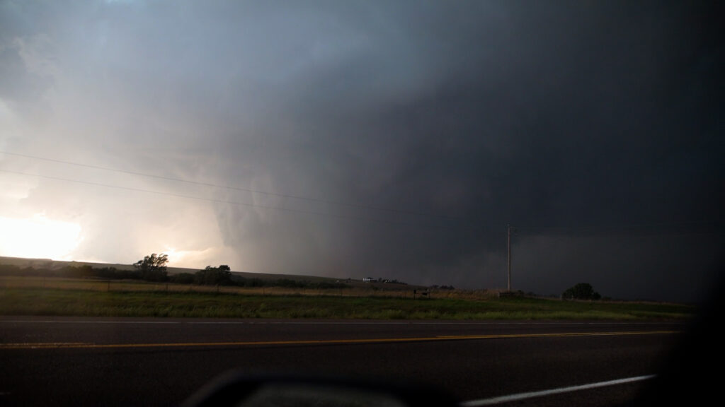 Significant Tornado in Custer City, Oklahoma. Very wide mesocyclone on the ground with rapid motion